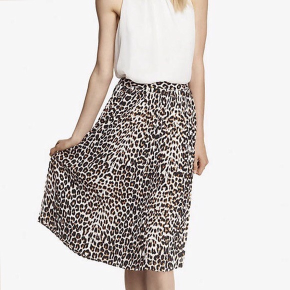 SOLD 4X HOST PICK Express Leopard Print Skirt