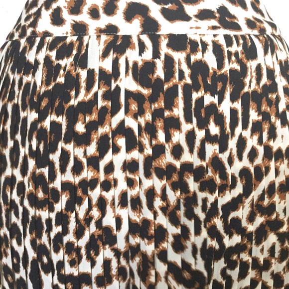 SOLD 4X HOST PICK Express Leopard Print Skirt - Picture 3 of 4