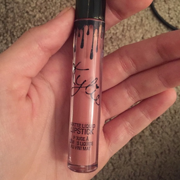 Kylie Jenner matte liquid lipstick