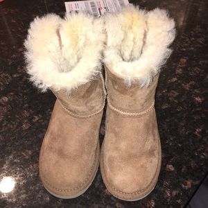 Toddler girls size 10 uggs