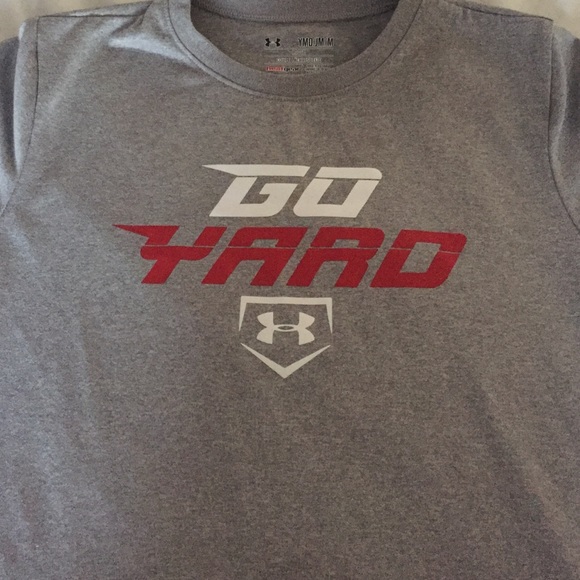 Boys Under Armour M Heat guard shirt
