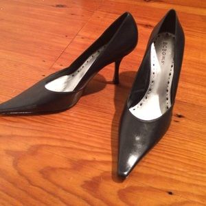 BCBGirls pointy toe navy pumps!