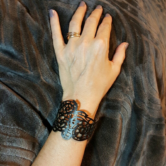 Laser cut cuff 3 colors available