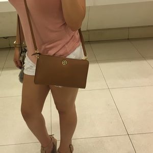 Great condition Robinson Pebbled Wallet Cross-Body