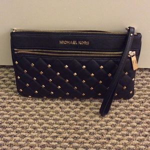 Michael kors wrist leg