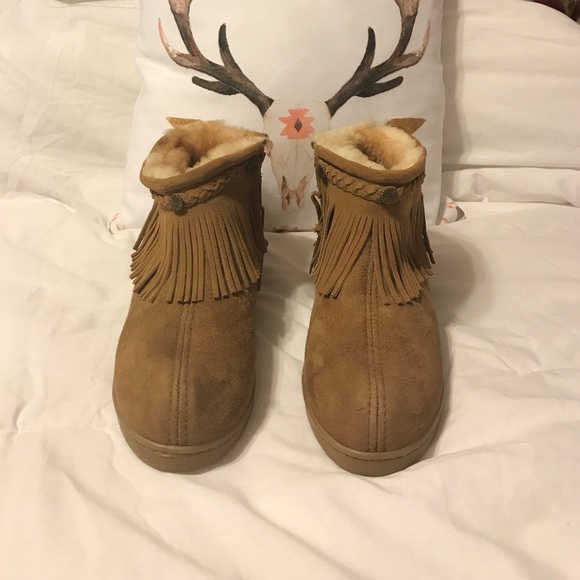 Minnetonka fur lined booties