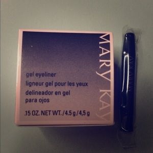 Mary Kay Gel eyeliner pot with brush!