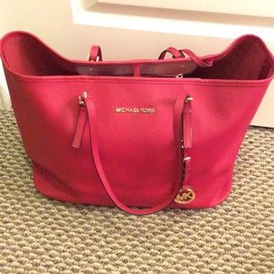 Michael kors jet set tote