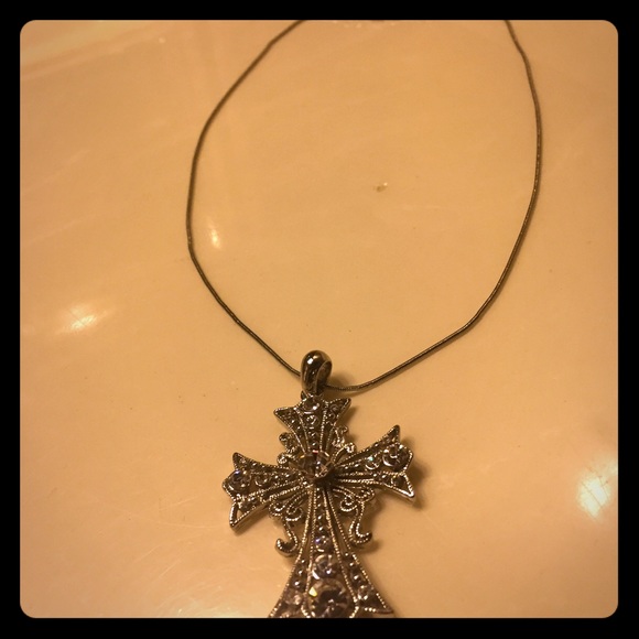 SILVER CROSS Necklace - Picture 1 of 3