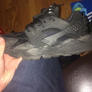 Nike black huarache