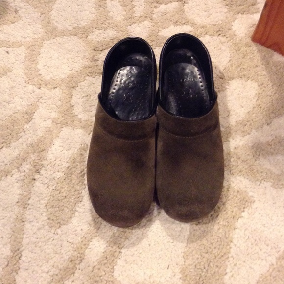 "Suede" danskos