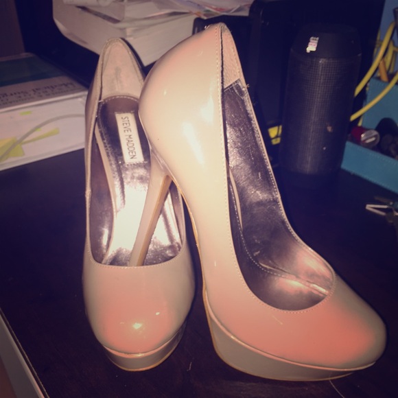 Tan Steve Madden heels