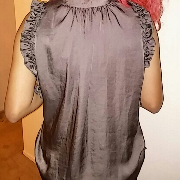 Gray Blouse - Picture 4 of 4