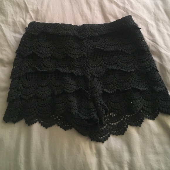 Zara lace black shorts