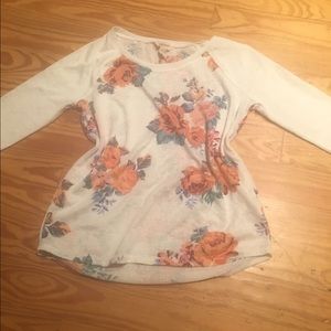 Large 3/4 sleeve floral shirt