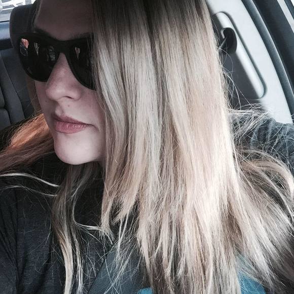 Meet your Posher, Carla