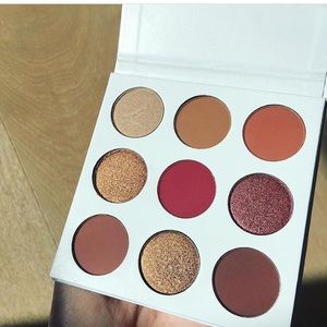 Kylie Jenner burgundy eye shadow pallet authentic