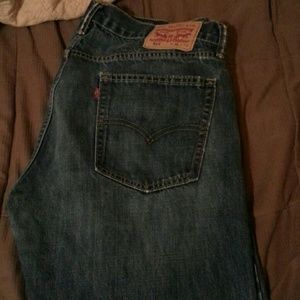 Medium Wash Levi 514 Jeans