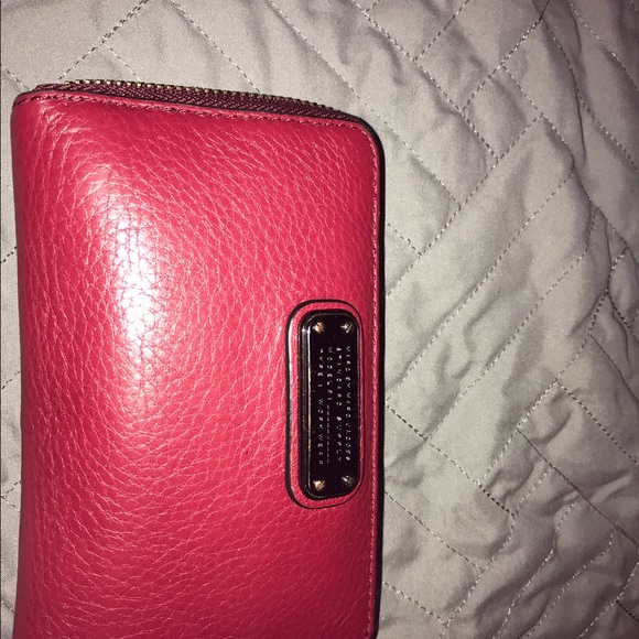 Marc Jacobs wristlet - Picture 2 of 3