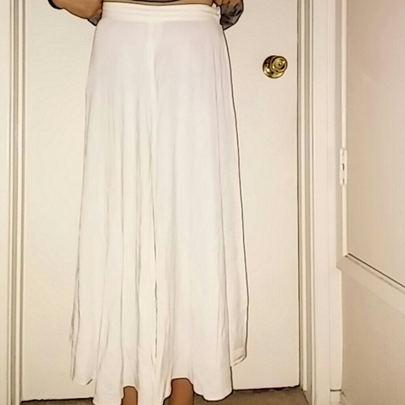 White Floor Lengthed Skirt