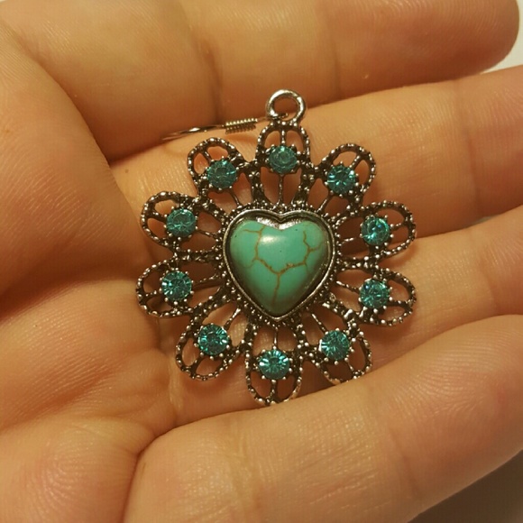 Sold Beautiful Bohemian Heart Earrings - Picture 2 of 3