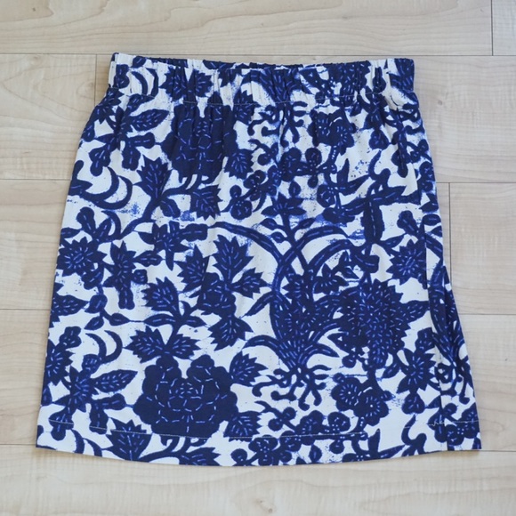 Blue and white stretchy skirt
