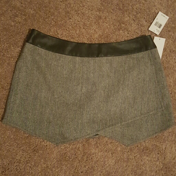 Gray skort - Picture 1 of 3