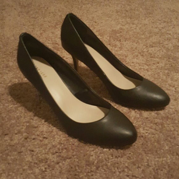 Very basic black heels - Picture 1 of 3