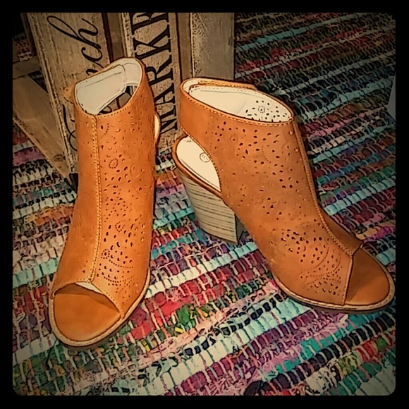 Open toe bootie
