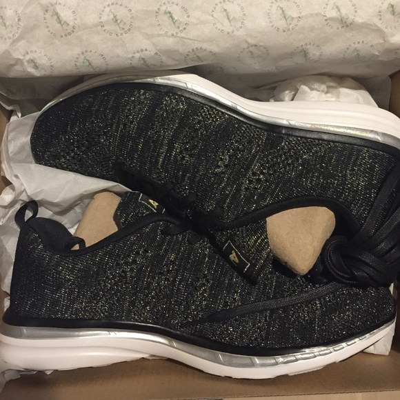 APL men's 8 technoloom sneakers never worn