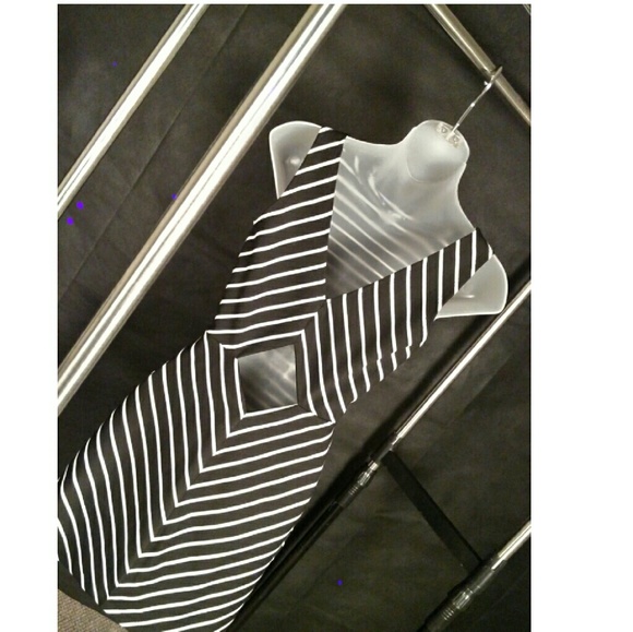 Striped Cutout Dress - Picture 2 of 2