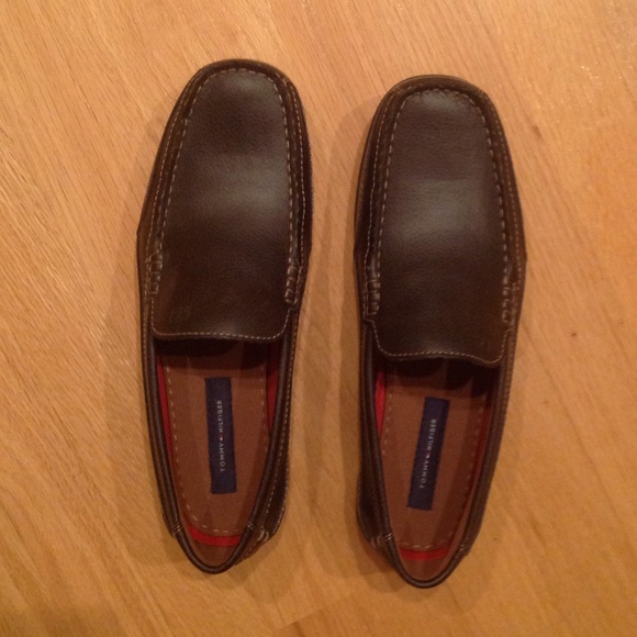 Tommy Hilfiger brown loafers sz 9.5