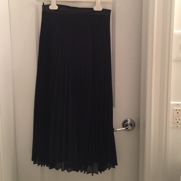 Banana republic Mid calf black skirt