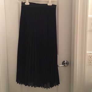 Banana republic Mid calf black skirt
