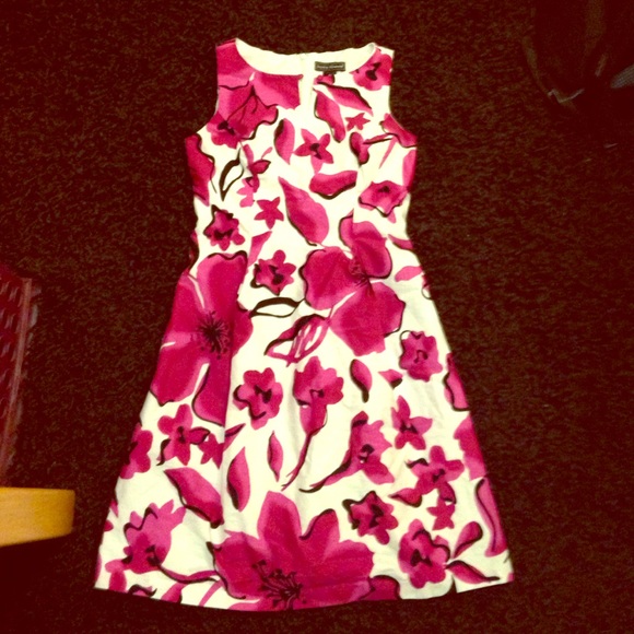 Classy pink and white floral party dress