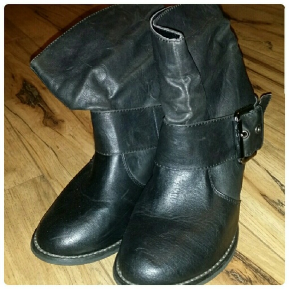 Groove Shoes - Black Size 8