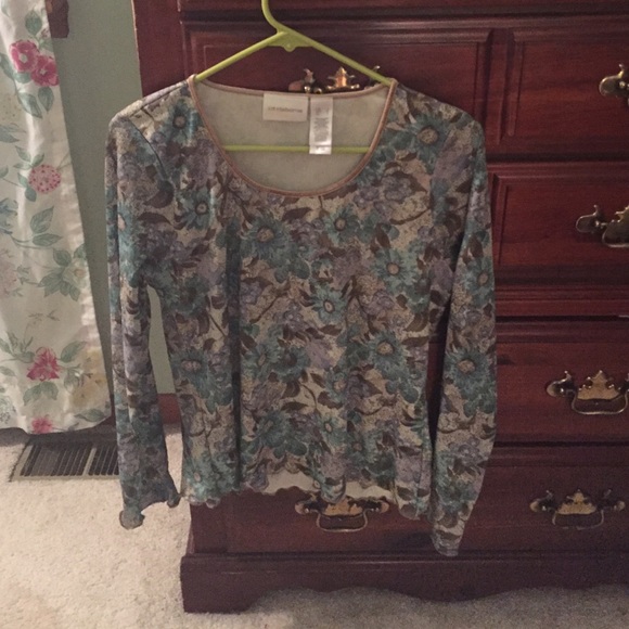 Ladies long sleeved top