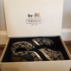 Women coach shoes size 7