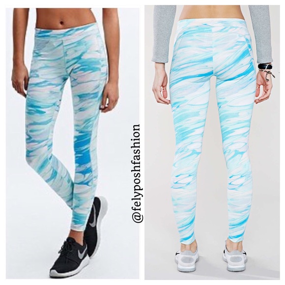 Urban Outfitters Without Walls Blue Marble Legging - Picture 2 of 2