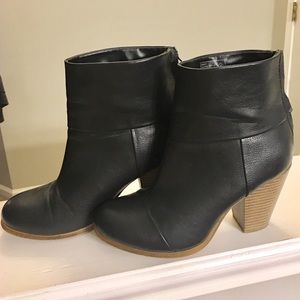 Mid calf boot, like new - Sz 7/8