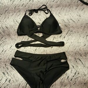 Black bikini