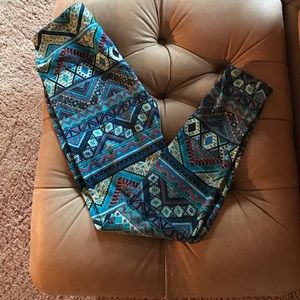 NWT LulaRoe OS Aztec design Leggings