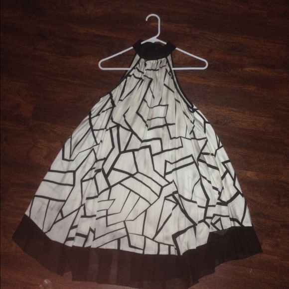 Flowy dress - Picture 1 of 2