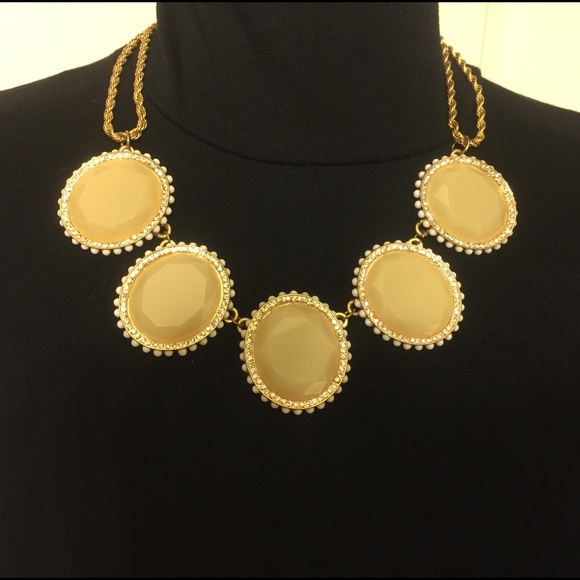 NATASHA Nude Statement Necklace