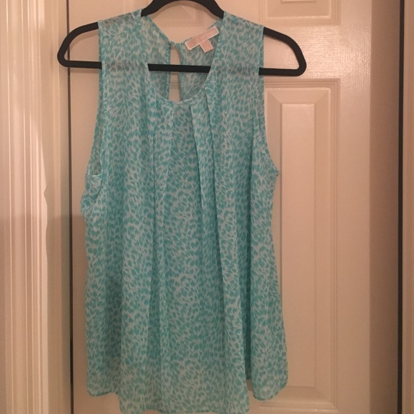 Sleeveless blouse