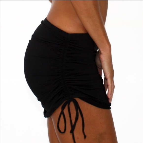 Victoria Secret swim skirt - Picture 4 of 4