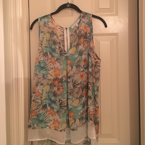 Sleeveless blouse