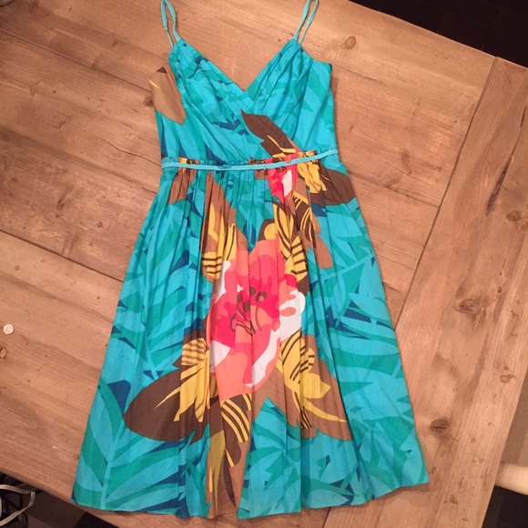 Tropical flower dress with pockets