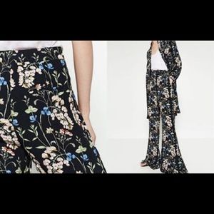 Zara navy floral printed wide leg pant