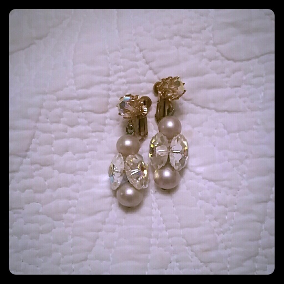 Vintage clip on earing